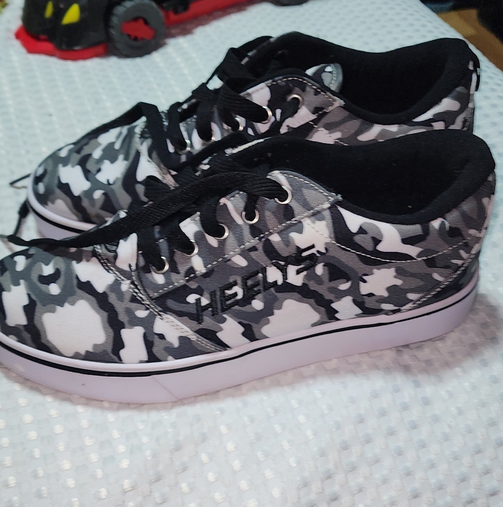 HEELYS EUC YOUTH MEN UNISEX SZ 8 PRO 2 BLKGREY CAMMO HEELY SNEAKERS SHOES